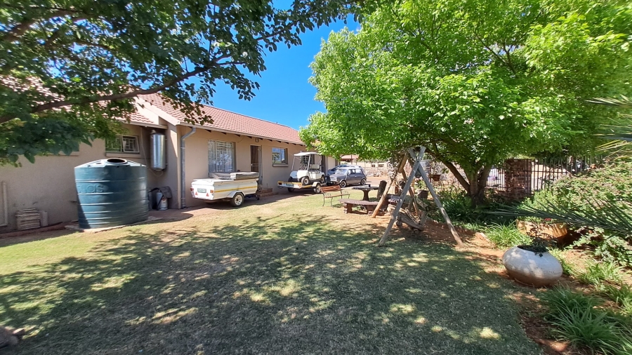 4 Bedroom Property for Sale in Uitsig Free State